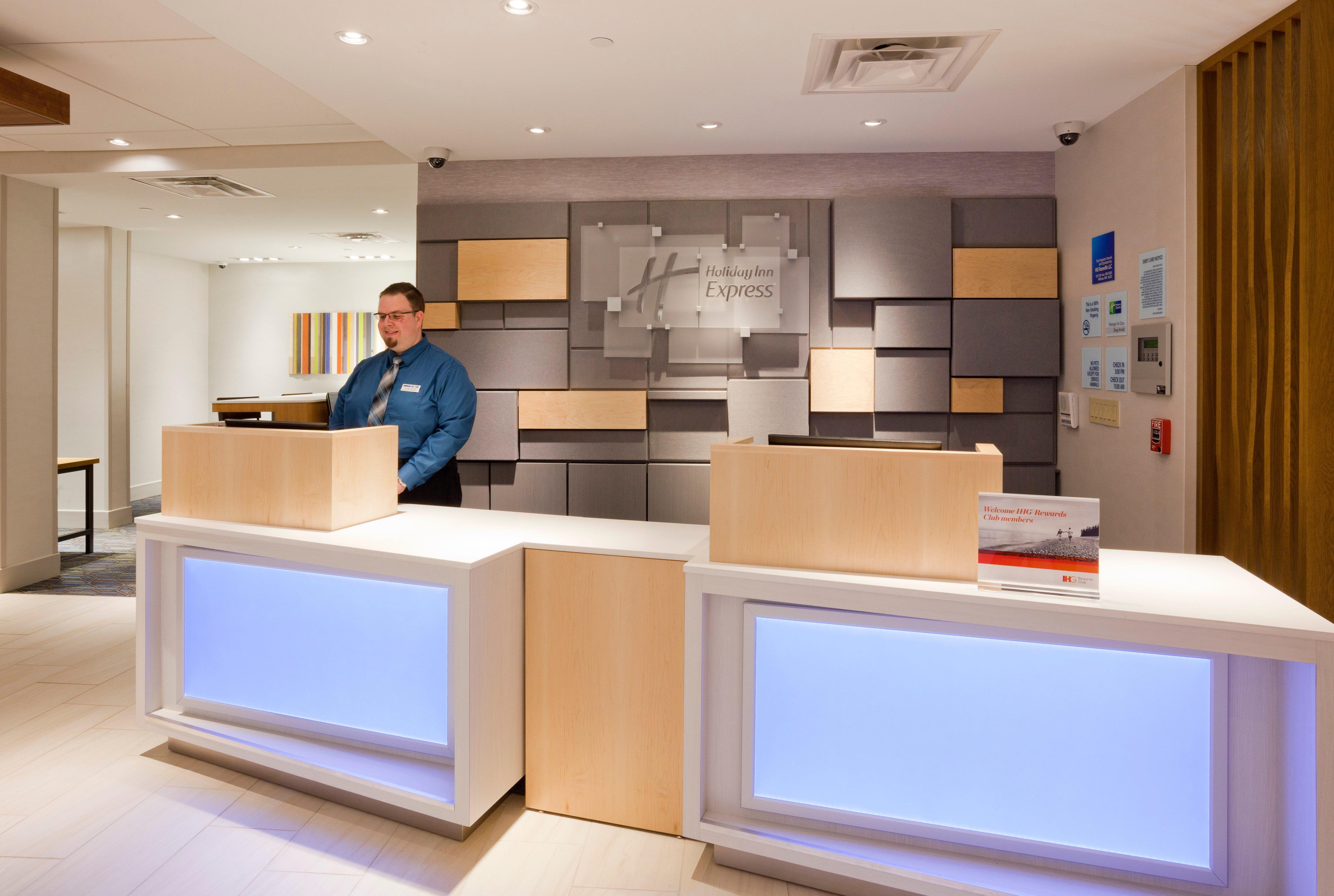 Holiday Inn Express Roseville-St. Paul By Ihg Exterior foto